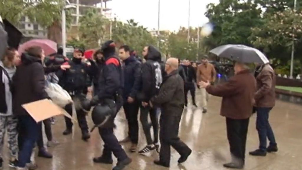 Enfrentamientos en Santa Coloma de Gramenet entre colectivos xenófobos y antifascistas