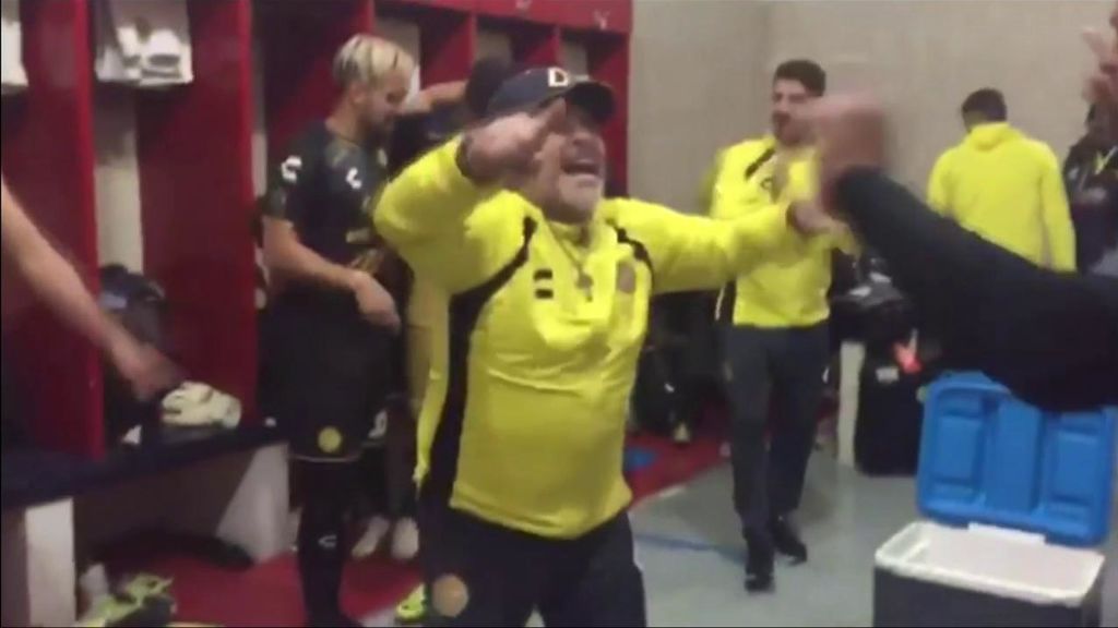El Maradona más efusivo tras conseguir clasificar al Dorados de Sinaloa a las semifinales de la liguilla de ascenso