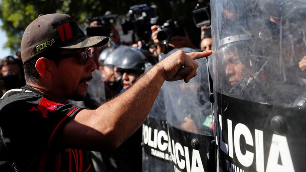 Los vecinos de Tijuana protestan contra la llegada de la caravana de inmigrantes
