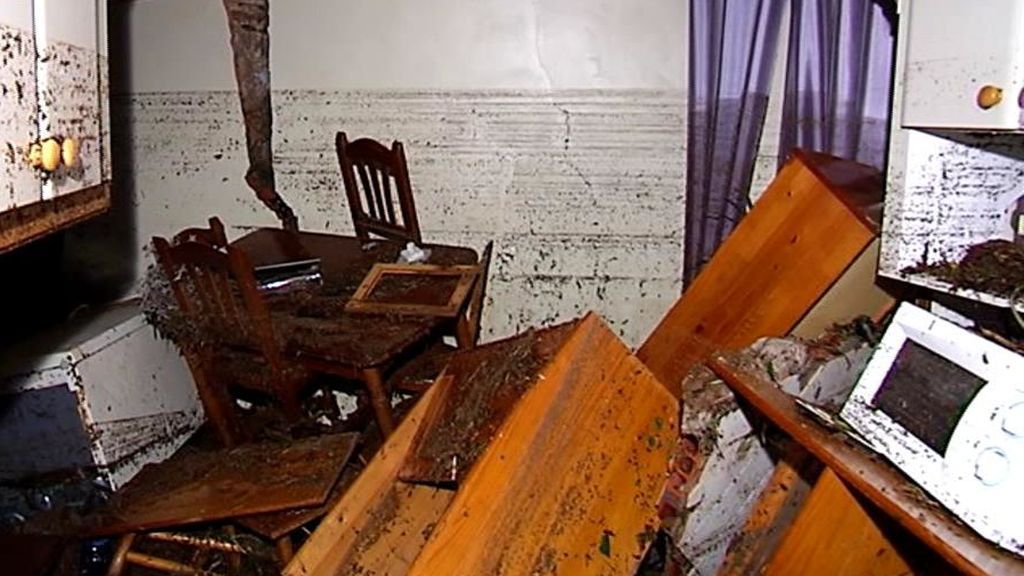 El agua alcanzó 1,80m en la vivienda de la mujer que murió en Viveiro