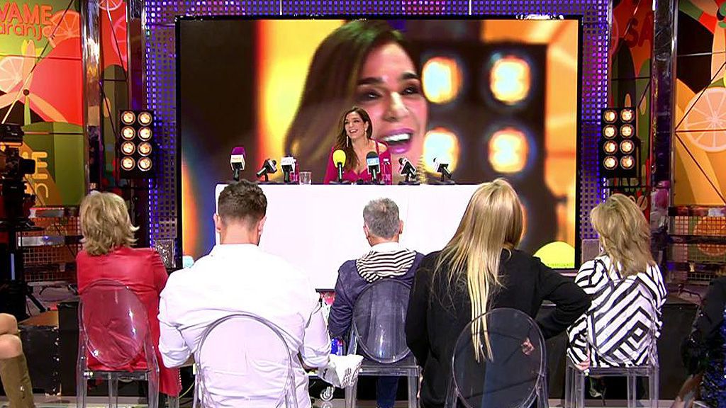 Raquel Bollo vuelve a 'Sálvame', empiezan los piques y pregunta al director: "¿Me puedo ir ya?"