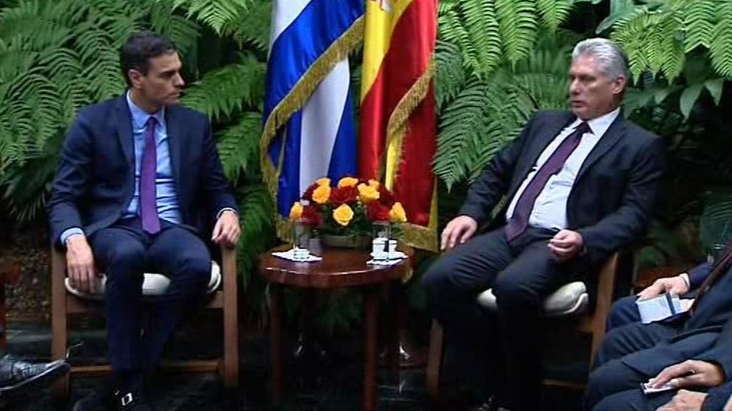 Sánchez busca en Cuba negocio para 192 empresas españolas con la disidencia en el foco