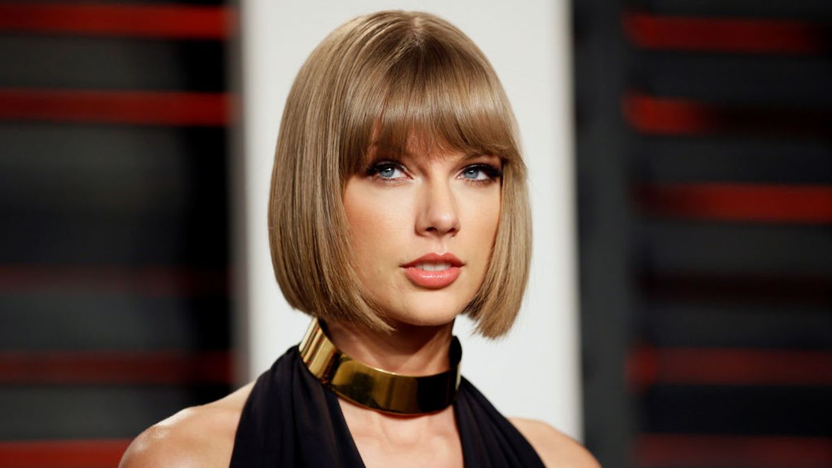 Taylor Swift se ocultaba en maletas para evitar a los paparazzis, según Zayn Malik