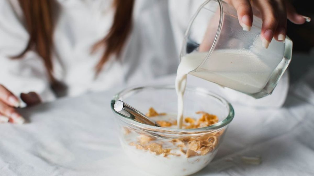 Cereales y otros alimentos que no deberías comer por la noche si quieres adelgazar