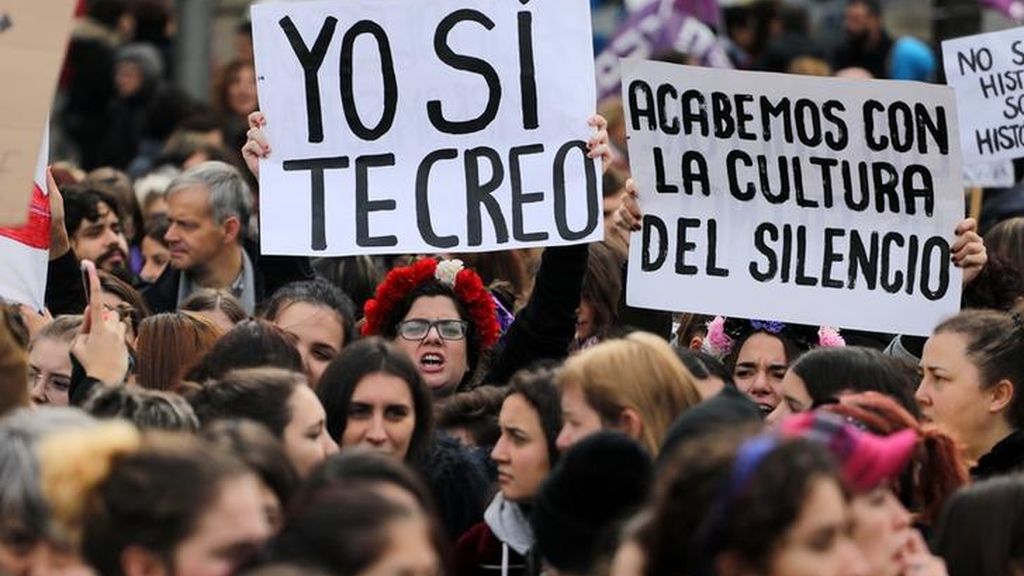 "Ni una menos, vivas nos queremos", las manifestaciones del 25N en imágenes