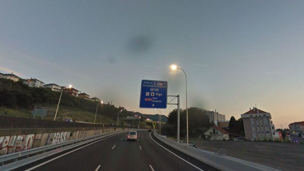 Seis personas heridas al precipitarse una furgoneta por un viaducto en Pontevedra