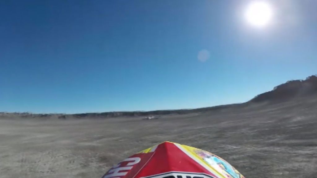 El salto base con moto, la nueva modalidad que parecía imposible