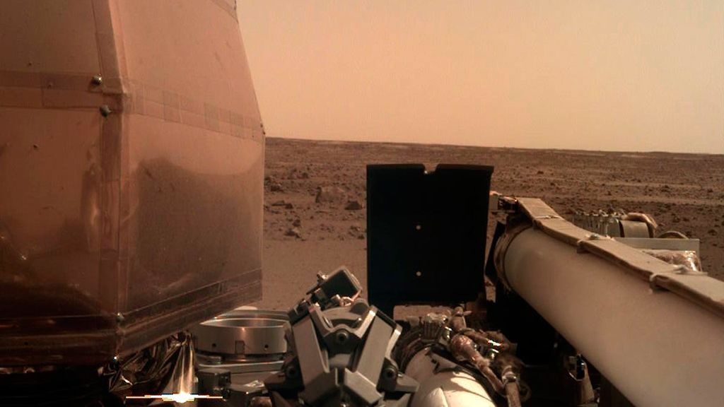 La sonda 'InSight' dice 'Hola' desde Marte