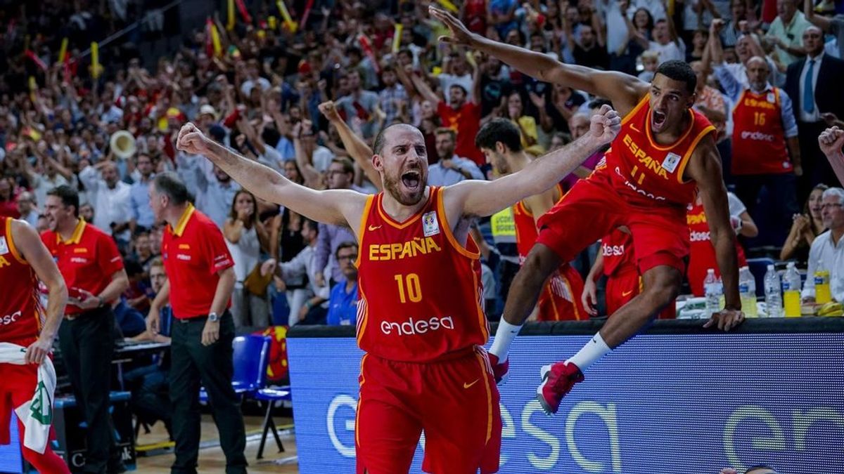 La selección española de baloncesto celebra su última victoria, ante Letonia.