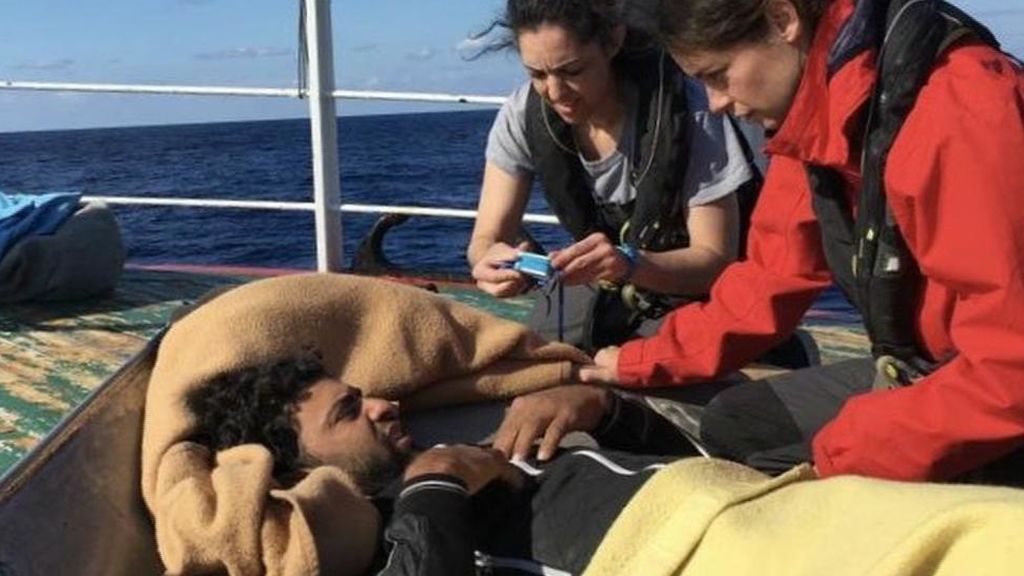 El pesquero "Nuestra Señora Loreto" sigue dando vueltas en el Mediterráneo rechazado por todos