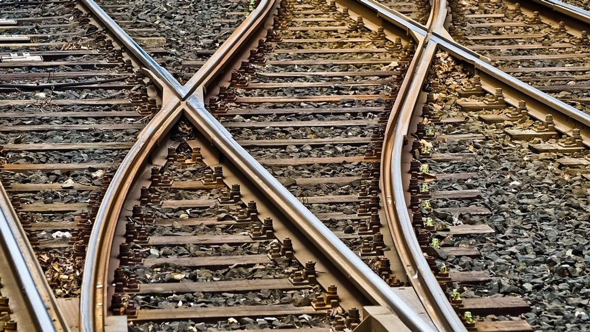 Trágica coincidencia: un tren atropella a un hombre tres días después de que su amigo muriese en las mismas circunstancias Trágica coincidencia: un tren atropella a un hombre tres días después de que su amigo muriese en las mismas circunstancias