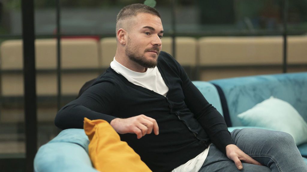 Por qué Tony Spina rehúye del amor: así fue su tormentosa experiencia en Chile Por qué Tony Spina rehúye del amor: así fue su tormentosa experiencia en Chile