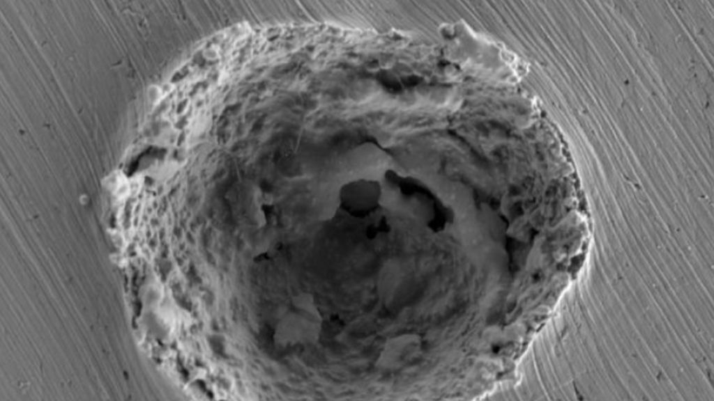 El MIT descubre los efectos de las micropartículas veloces en turbinas, naves espaciales y los oleoductos El MIT descubre los efectos de las micropartículas veloces en turbinas, naves espaciales y los oleoductos