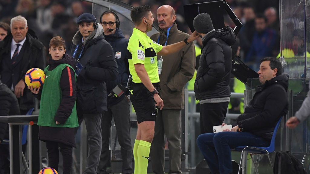 La UEFA da el visto bueno y adelanta el VAR en la Champions desde estos octavos de final La UEFA da el visto bueno y adelanta el VAR en la Champions desde estos octavos de final