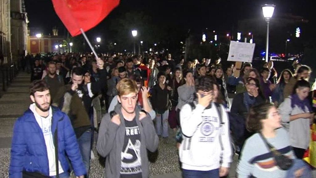 Los jóvenes andaluces salen a la calle contra el fascismo y contra Vox