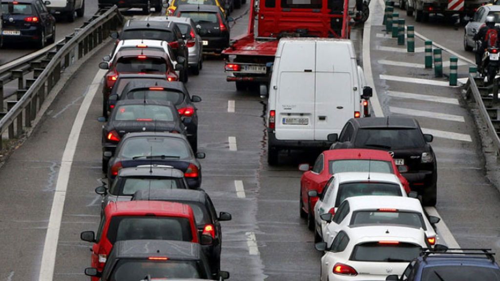 Arranca la operación salida del puente de la Constitución con 6 millones de desplazamientos por carreteras