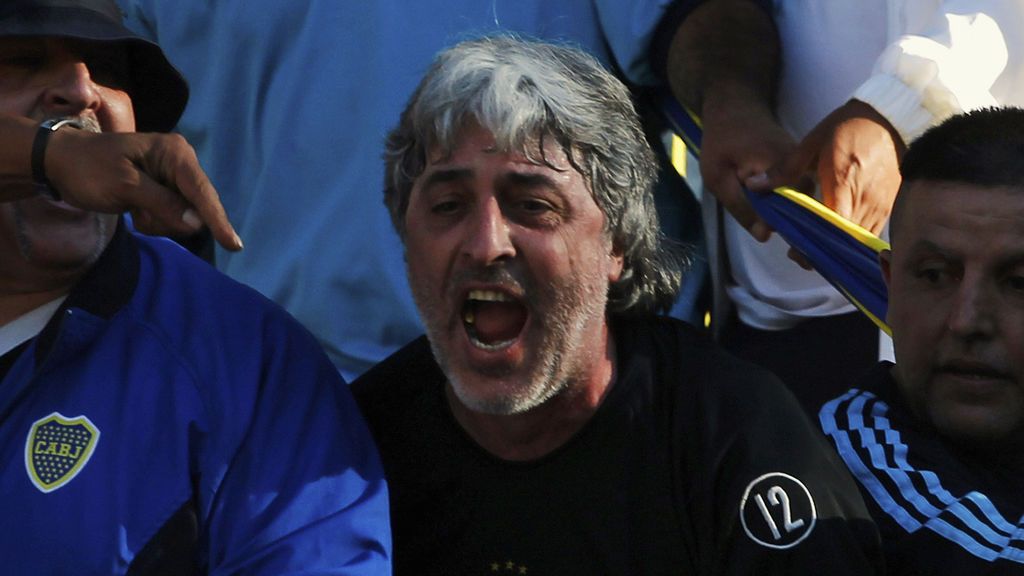 Di Zeo, líder de la barra brava de Boca Juniors, recibe el permiso de Argentian para viajar a Madrid Di Zeo, líder de la barra brava de Boca Juniors, recibe el permiso de Argentian para viajar a Madrid