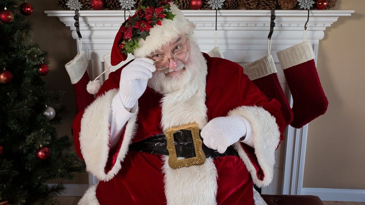 Echan a una profesora que reveló el secreto de Santa Claus a sus alumnos