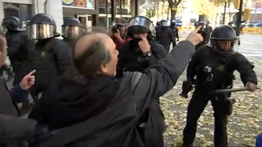 Un detenido y 14 heridos en una manifestación antifascista contra Vox en Girona