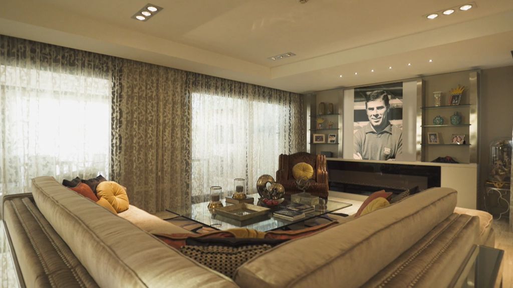 Con gimnasio, sala de juegos y cargada de recuerdos: la casa cordobesa de Pepe Reina