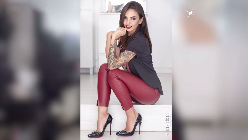 María Hernández cambia las zapatillas por el taconazo para su posado más espectacular