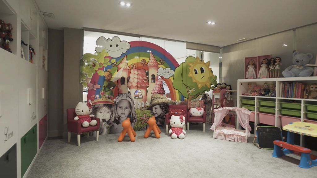 Con gimnasio, sala de juegos y cargada de recuerdos: la casa cordobesa de Pepe Reina