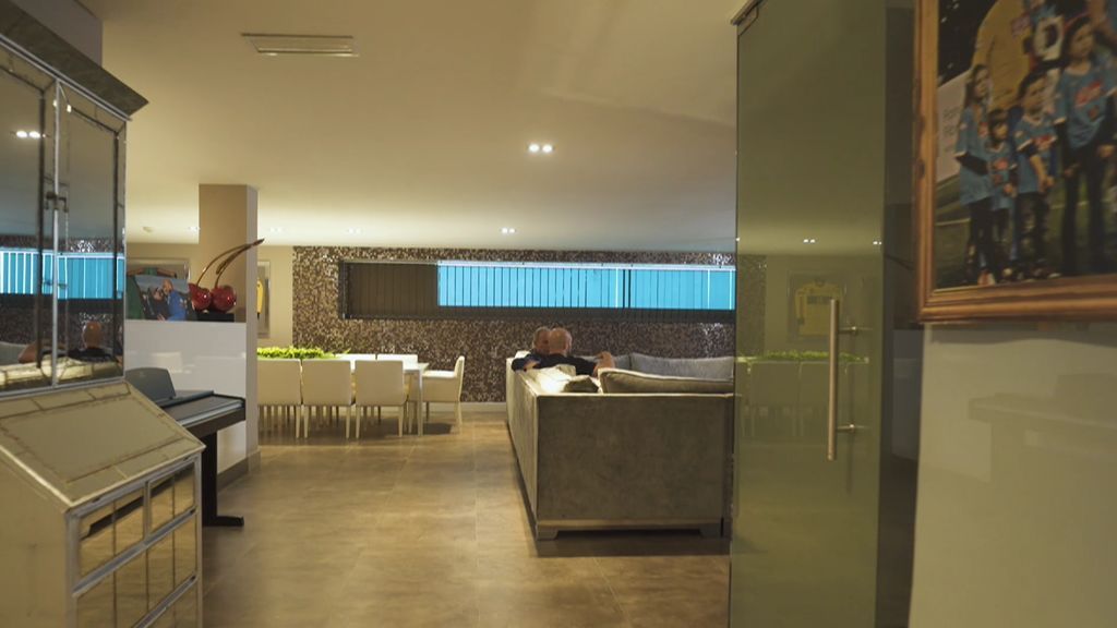 Con gimnasio, sala de juegos y cargada de recuerdos: la casa cordobesa de Pepe Reina