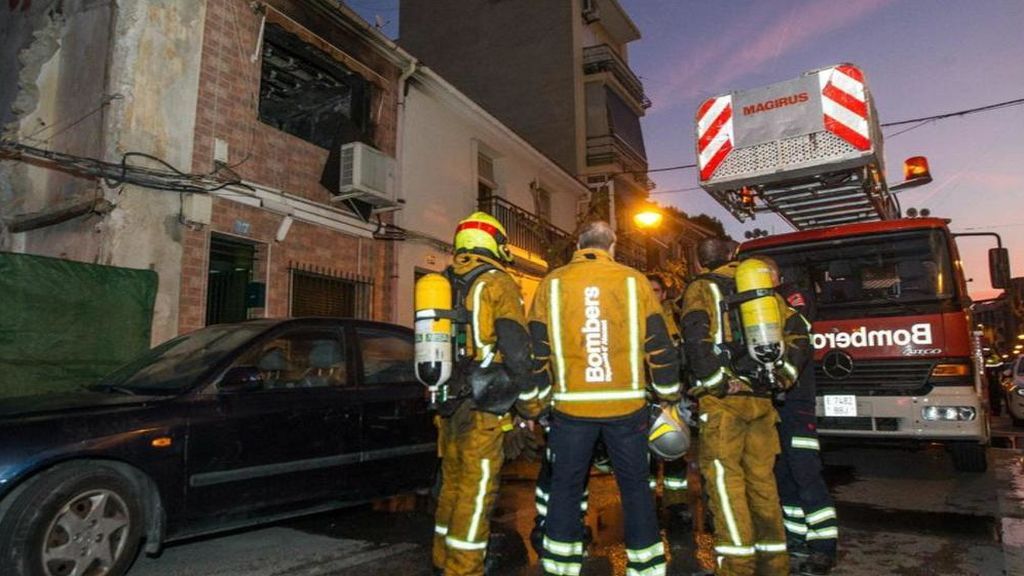 Un matrimonio italiano de 70 años muere en el incendio de su casa en San Juan (Alicante) Un matrimonio italiano de 70 años muere en el incendio de su casa en San Juan (Alicante)