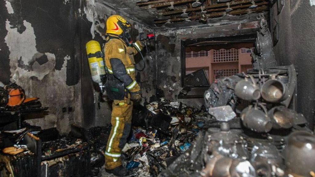 Dos muertos en el incendio de su vivienda en San Juan (Alicante) Dos muertos en el incendio de su vivienda en San Juan (Alicante)