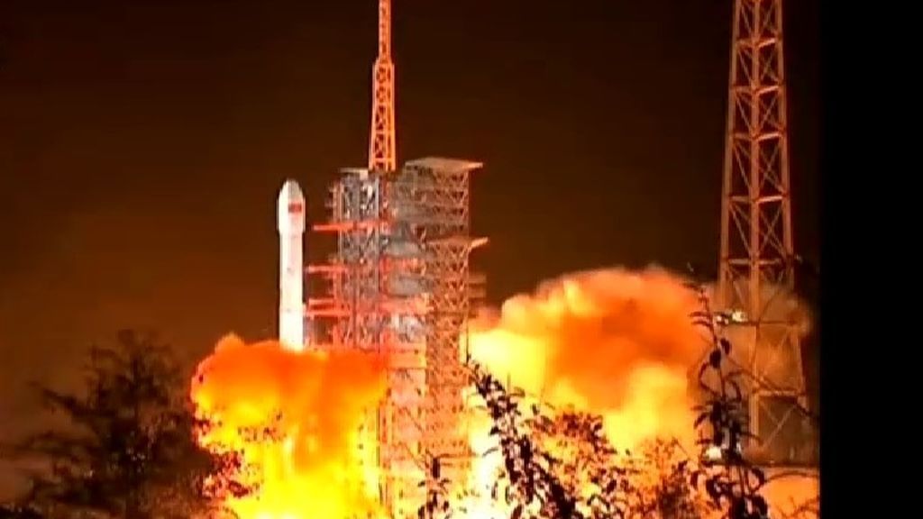 China lanza la sonda Chang’e-4 para explorar la cara oculta de la Luna