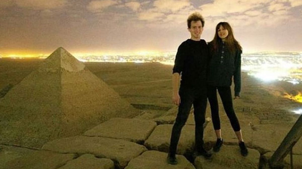 Escándalo en Egipto: un fotógrafo danés publica un vídeo teniendo sexo en una de las pirámides de Guiza