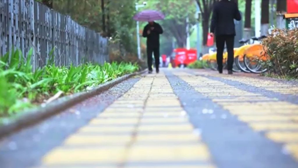 China inventa un ‘asfalto esponja’ que absorbe la lluvia y la reutiliza