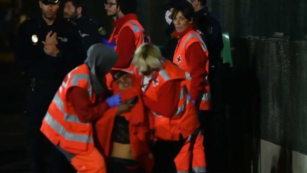 Rescatadas 97 personas a bordo de dos pateras en el mar de Alborán