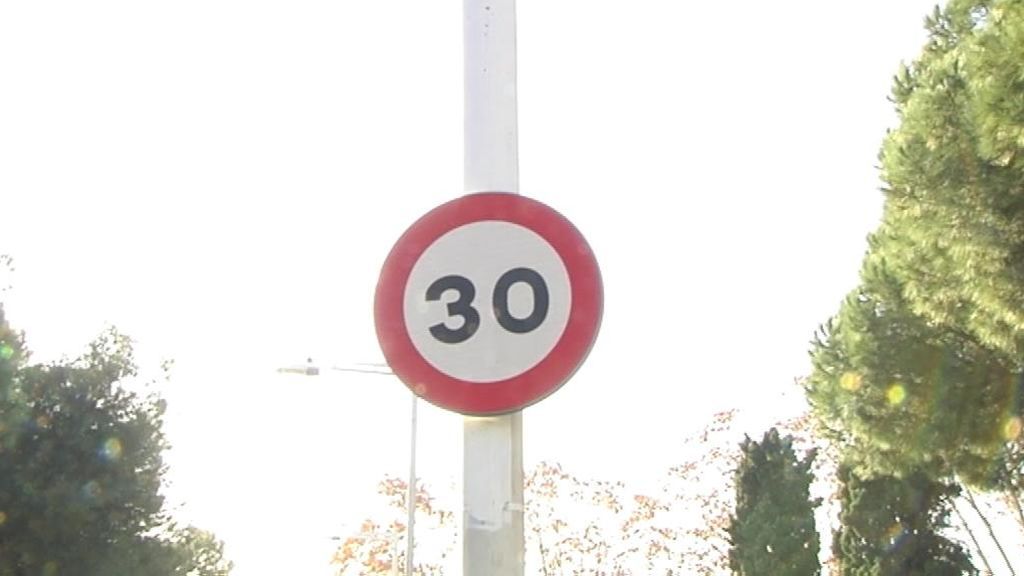A 30km/h por ciudad: recorremos varias para ver si se podría cumplir