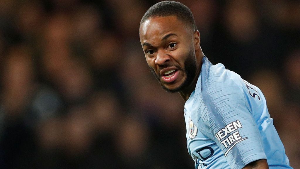 "He perdido mi empleo": el hincha que insultó a Sterling afirma que no dijo nada racista y que le leyeron mal los labios "He perdido mi empleo": el hincha que insultó a Sterling afirma que no dijo nada racista y que le leyeron mal los labios