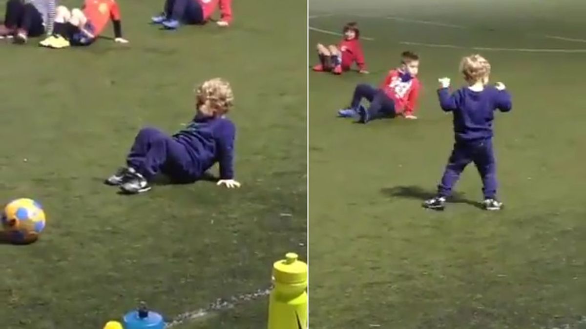 Un niño de Cartagena interpreta mal el ejercicio del ‘cangrejo’ en el entrenamiento y los padres mueren de amor 😍 Un niño de Cartagena interpreta mal el ejercicio del ‘cangrejo’ en el entrenamiento y los padres mueren de amor 😍