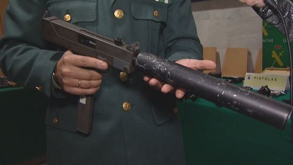 Guardia Civil incauta 300 armas preparadas para disparar y vender a terroristas y narcos