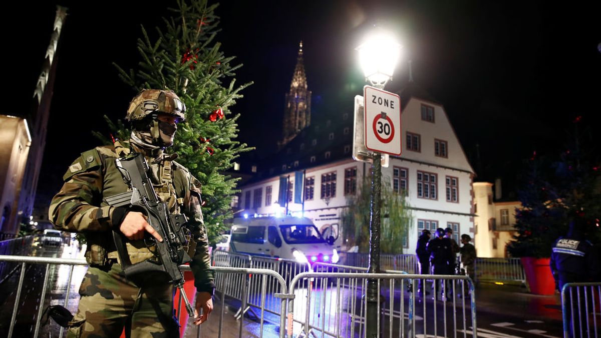 Se refuerza el control policial en todos los mercadillos navideños de Francia tras el tiroteo de Estrasburgo