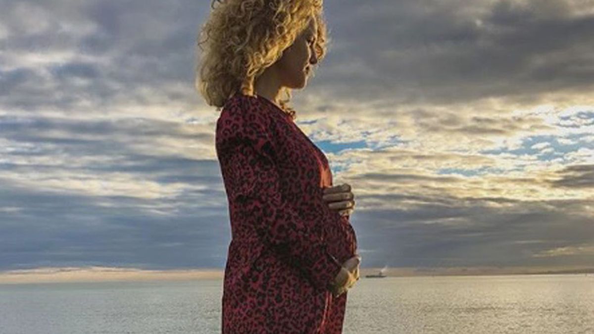 Azahara 'GH' enseña su posado más sexy en la recta final de su embarazo