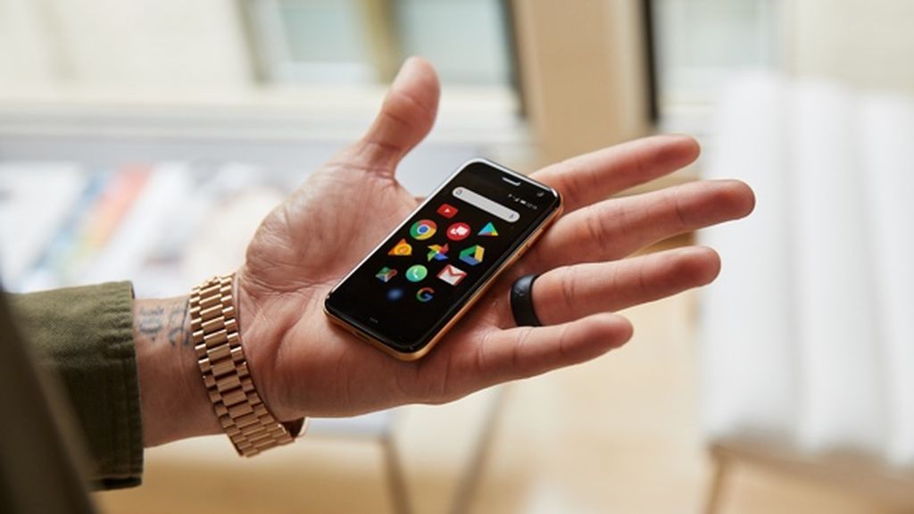 palm-phone-618-4