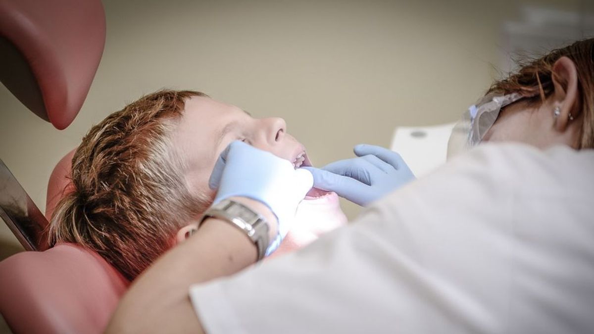 Los madrileños de 7 a 17 años tendrán más servicios gratuitos en el dentista
