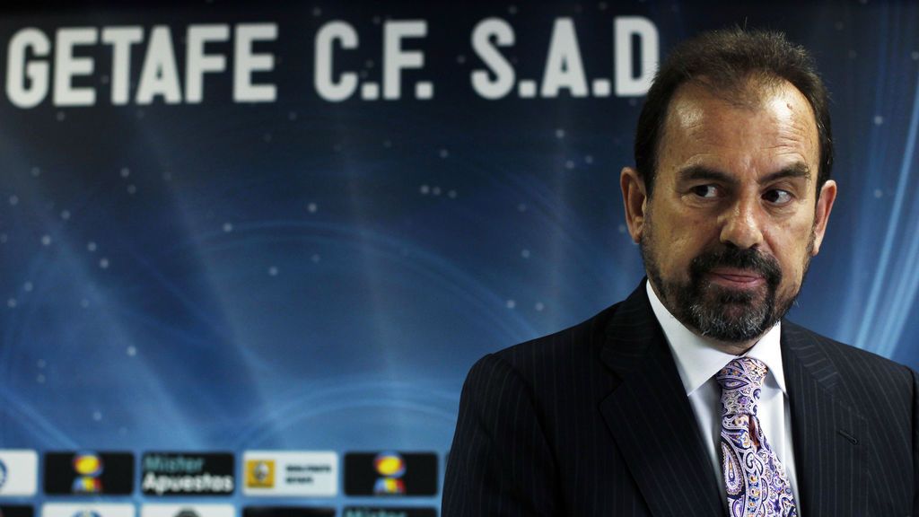 Ángel Torres, presidente del Getafe, ve una ‘mano negra’: "Me consta que quieren que bajen a Segunda dos equipos de Madrid" Ángel Torres, presidente del Getafe, ve una ‘mano negra’: "Me consta que quieren que bajen a Segunda dos equipos de Madrid"