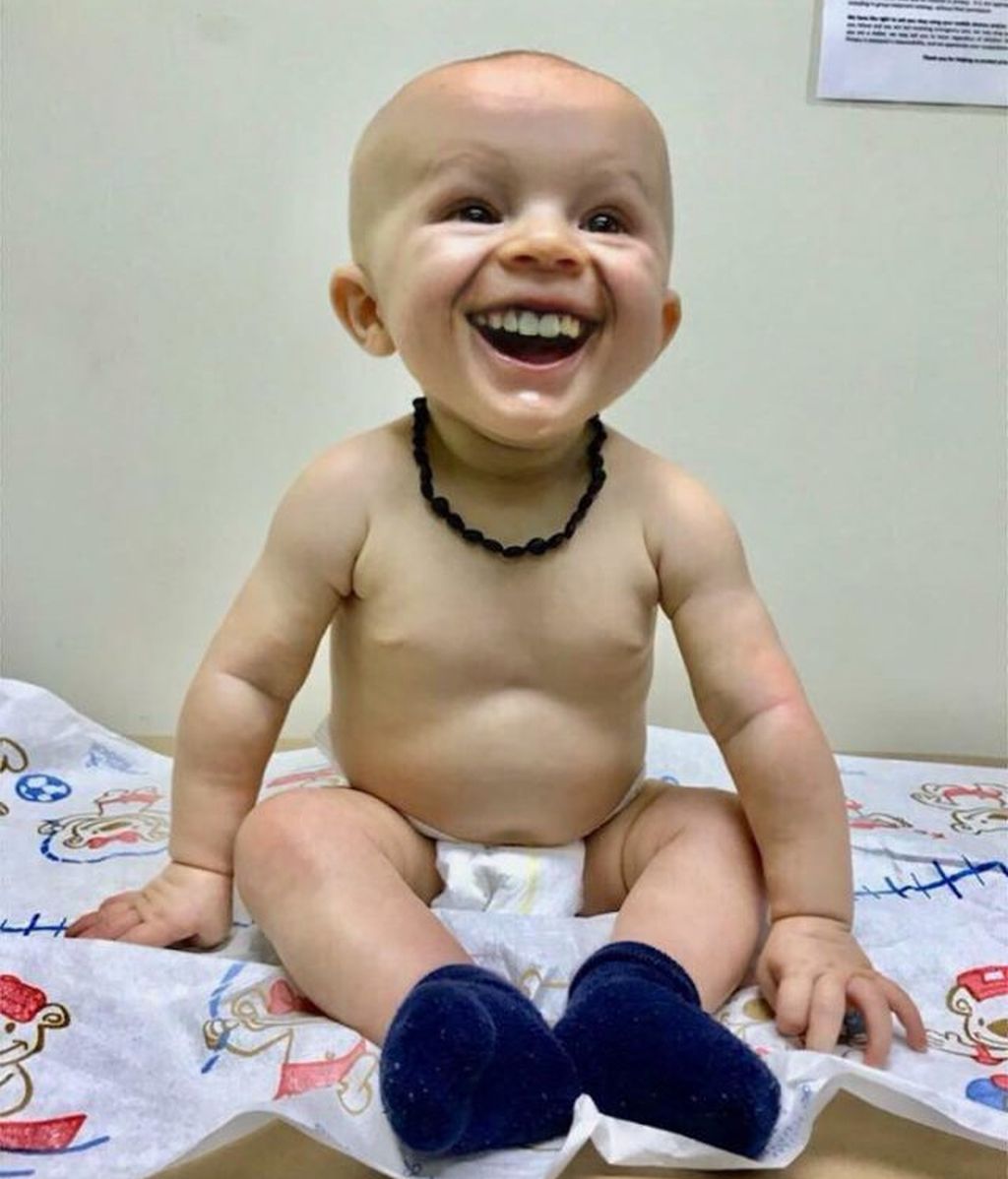 Estos bebés con dientes de adulto arrasan en Internet