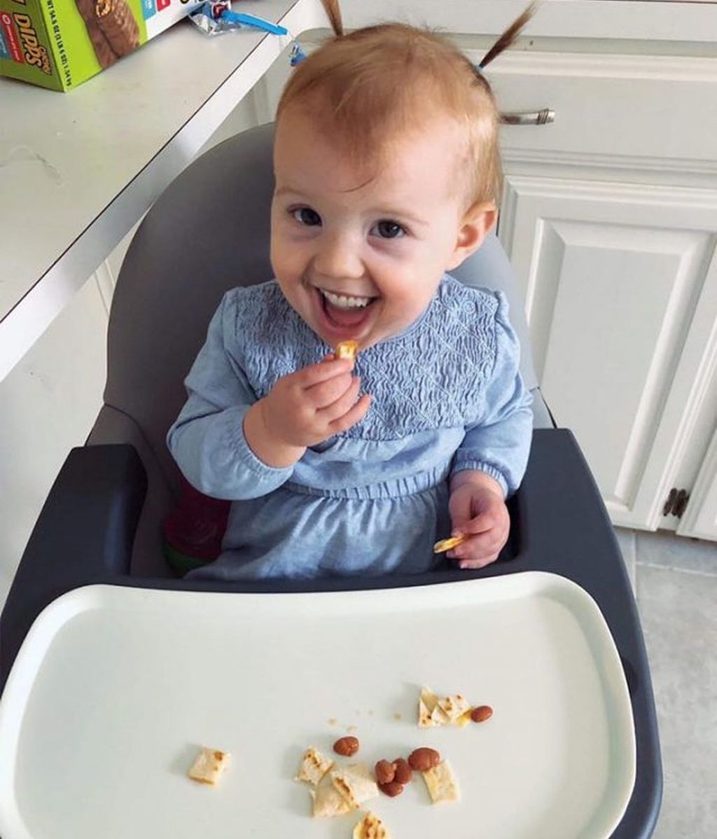 Estos bebés con dientes de adulto arrasan en Internet