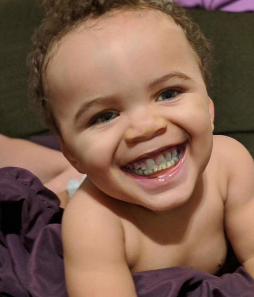 Estos bebés con dientes de adulto arrasan en Internet