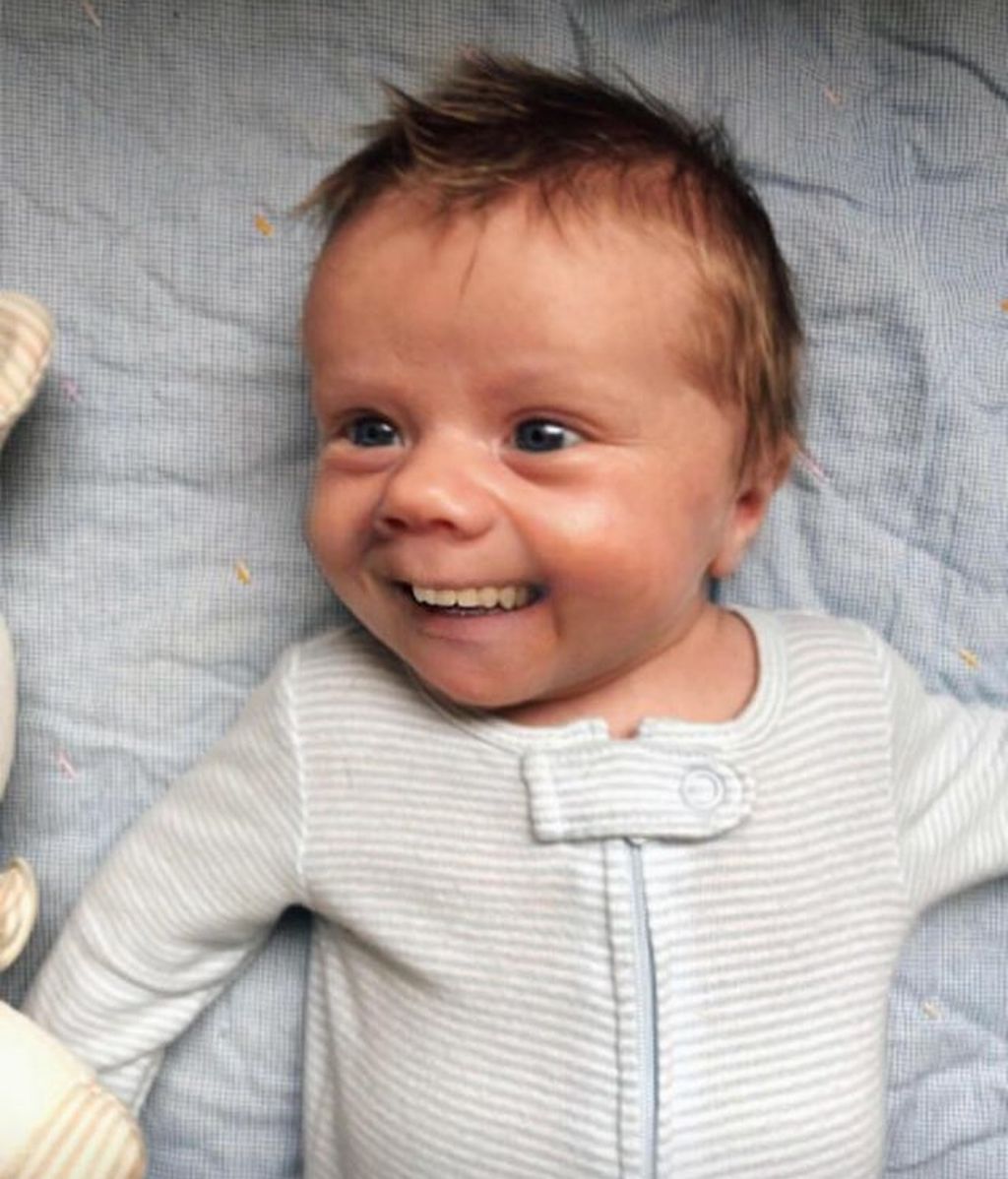 Estos bebés con dientes de adulto arrasan en Internet