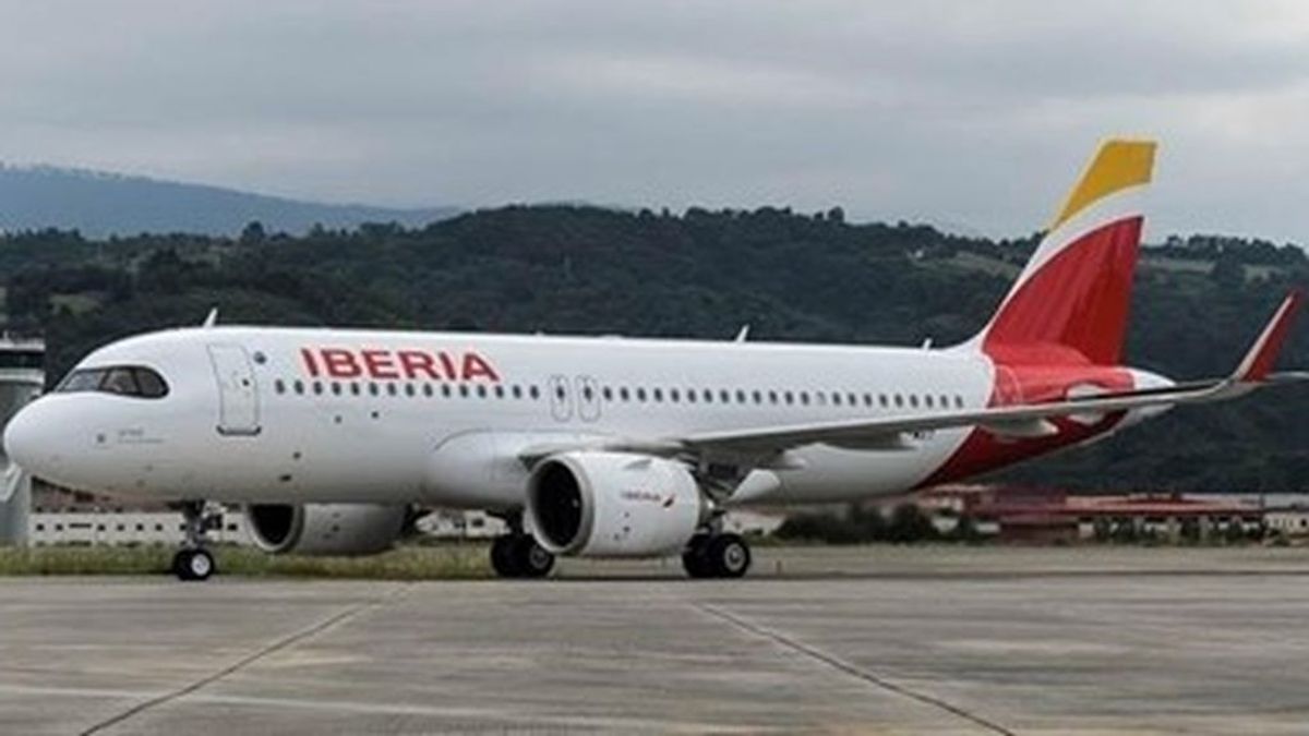 Iberia tendrá que abonar 173€ a una viajera por la cláusula "no-show"