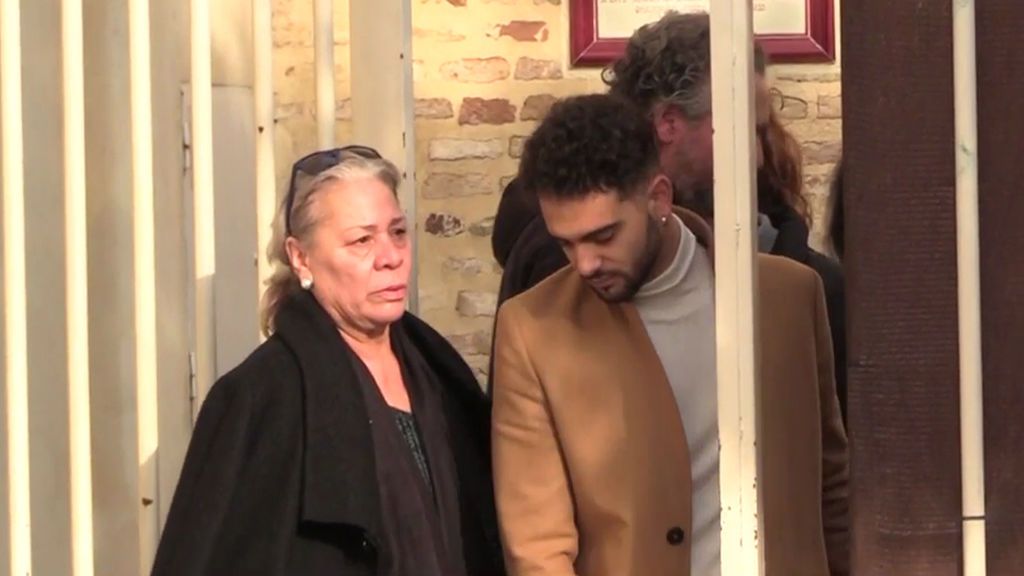 La familia de Chiquetete lleva sus cenizas a la Iglesia de los Gitanos de Sevilla