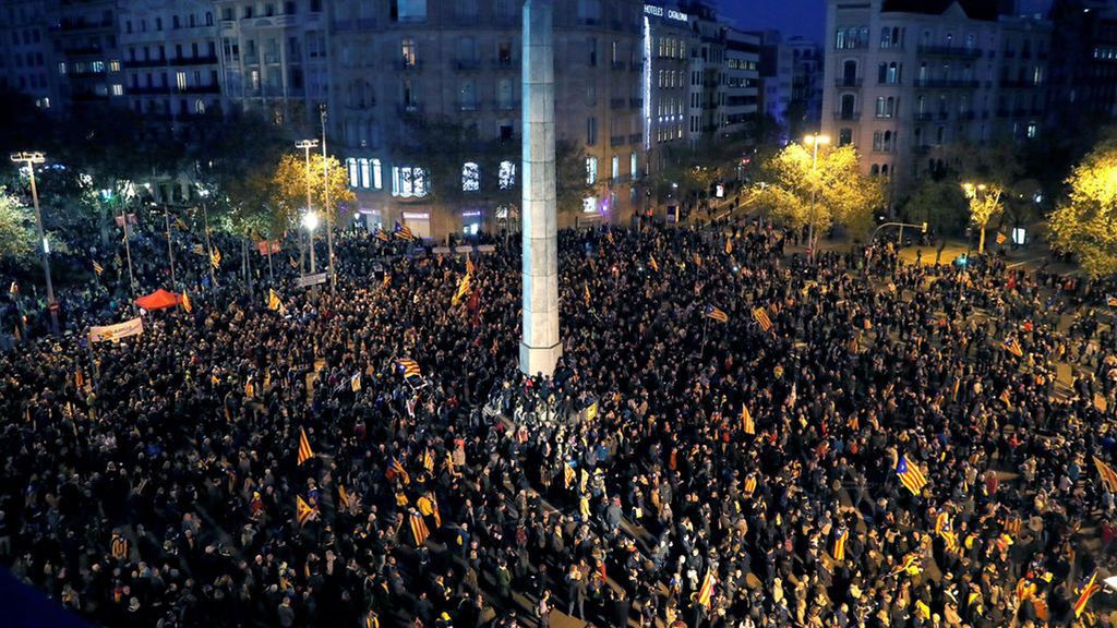 40.000 personas se manifiestan en el centro de Barcelona para ‘tumbar el régimen del 78’