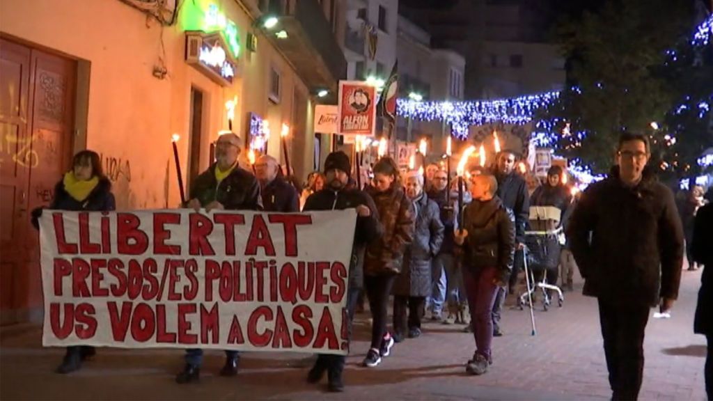 Marcha entre antorchas en Tarrasa por los "presos políticos"